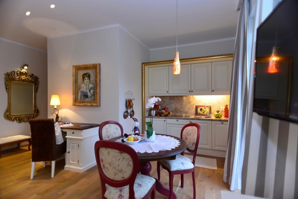 Schottennester Schlafen An Der Kraemerbruecke Erfurt Room photo